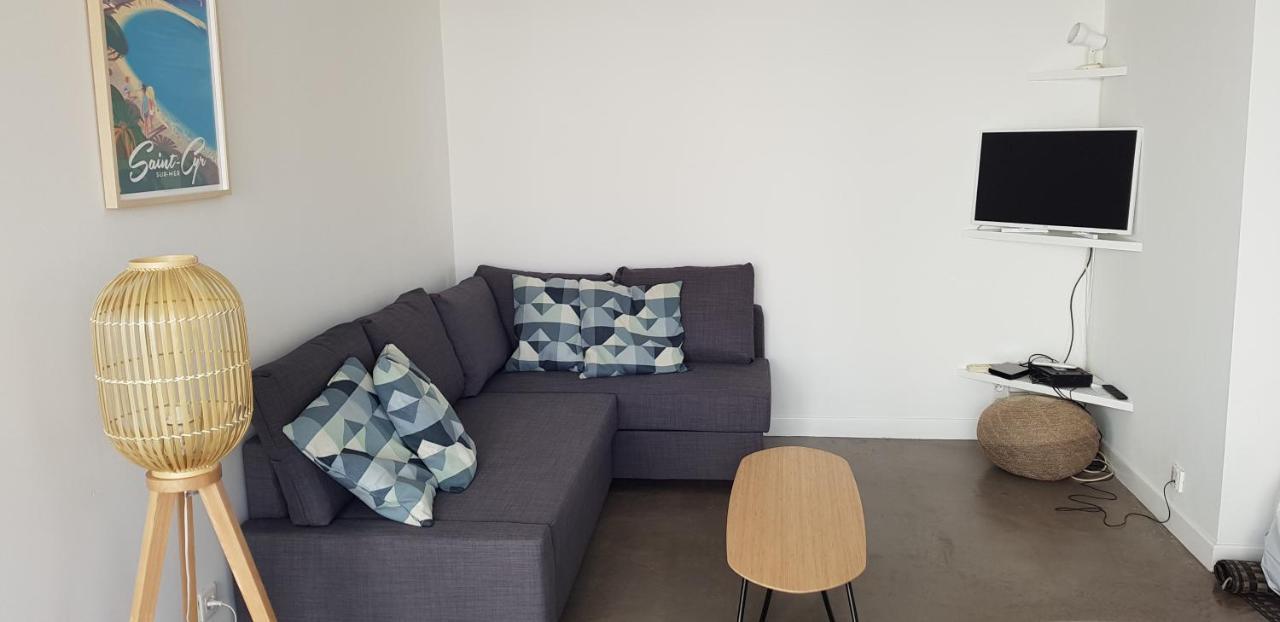 Les Pieds Dans L'O - Appartement 50M2 Front De Mer Saint-Cyr-sur-Mer Exterior photo